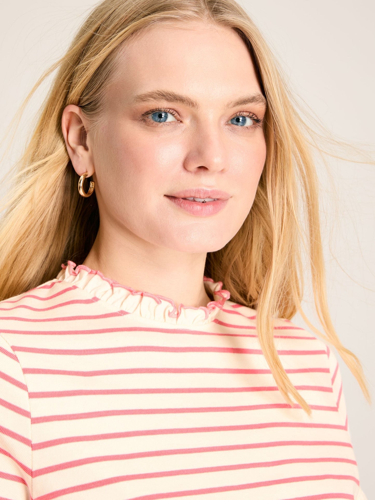 Daisy Pink/Cream Short Sleeve Frilled Neck Top