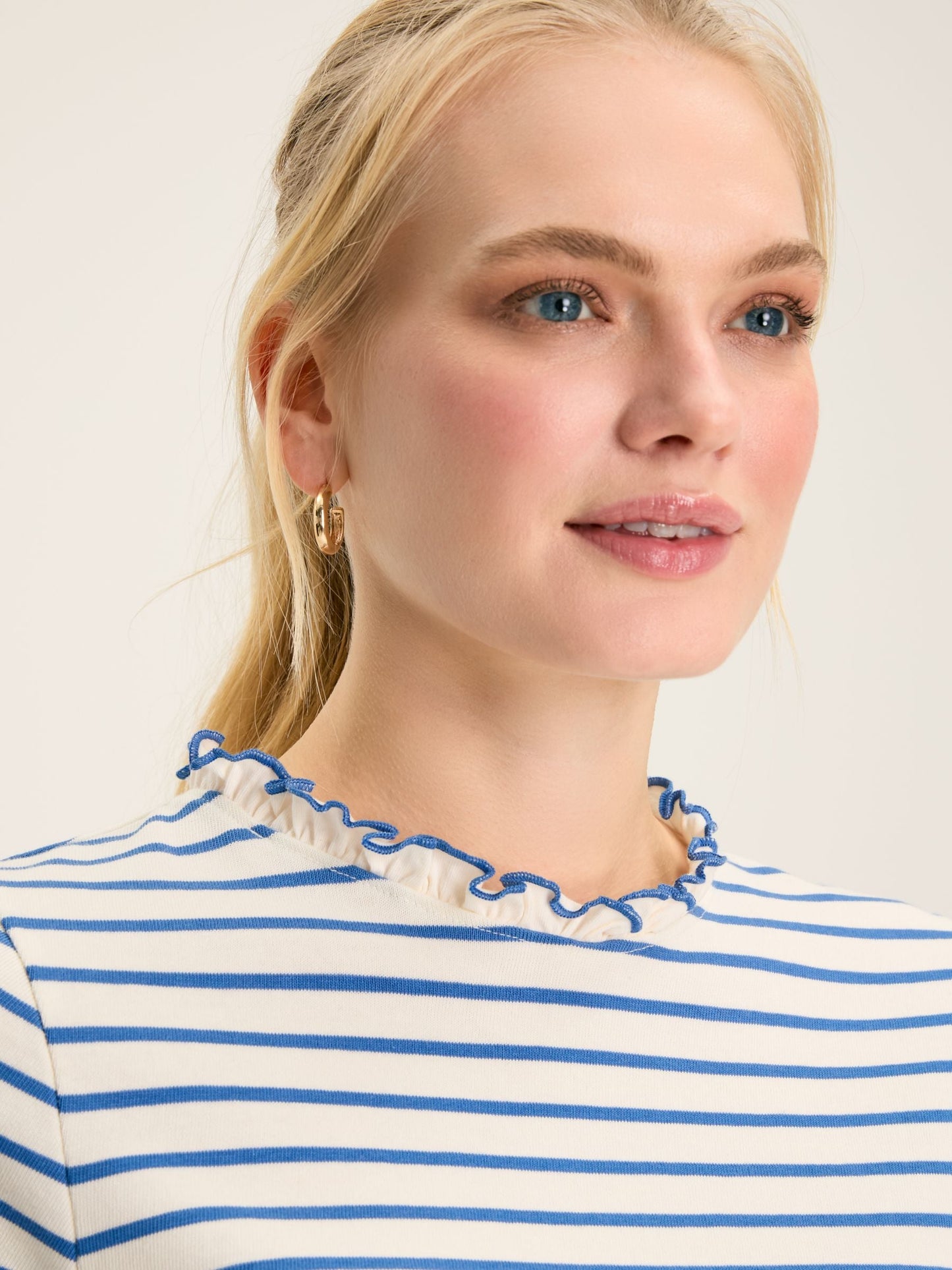 Daisy Cream & Blue Short Sleeve Frilled Neck Top